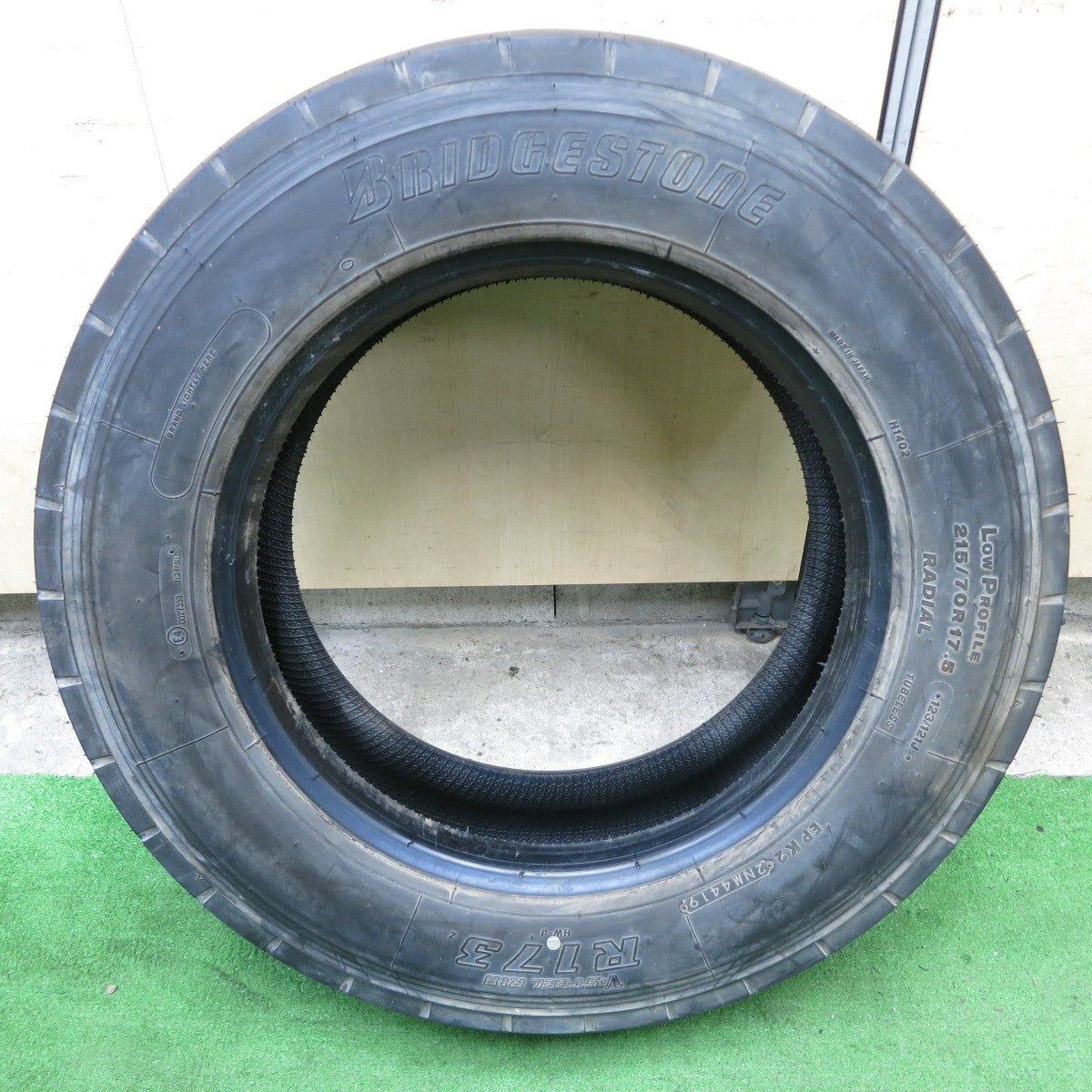未使用!1本★トラック タイヤ 215/70R17.5 123/121J ブリヂストン R173 17.5インチ★5070202ナノタ