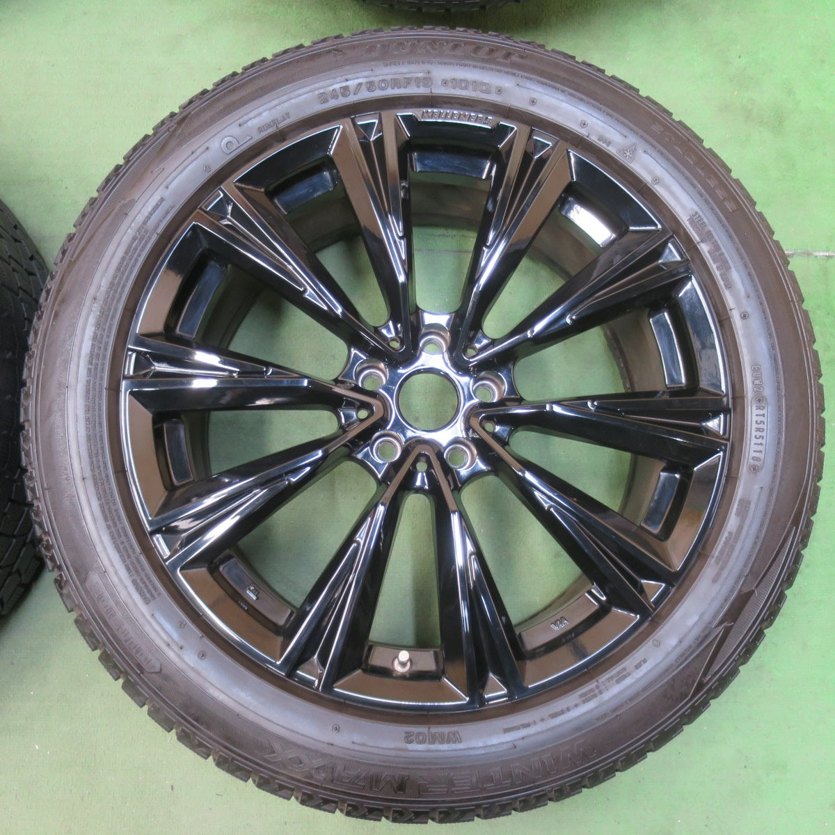 バリ溝!キレイ!9.5分★BMW 等 KELLENERS 245/50R19 スタッドレス ダンロップ ウインターマックス WM02 ケレナーズ 19インチ PCD112/5H★5110304イス