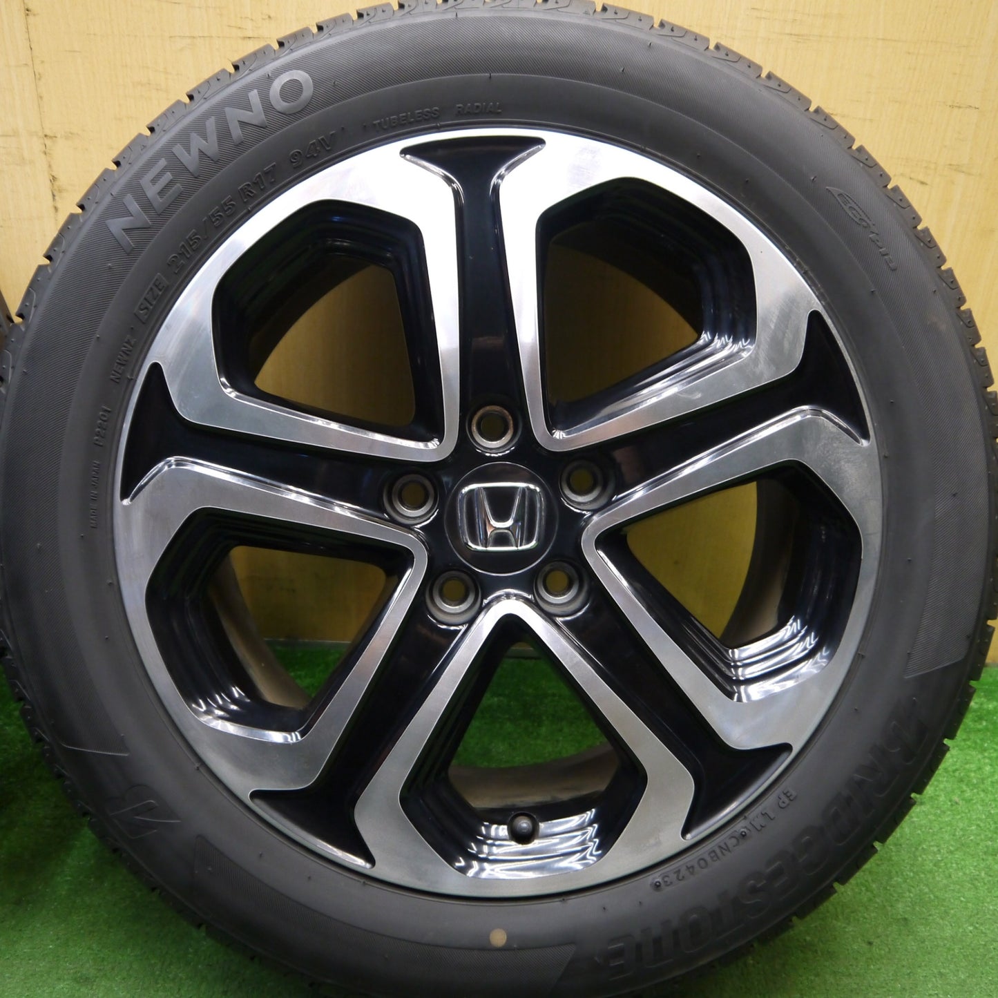 バリ溝!23年!9分★ホンダ RU ヴェゼル Zグレード 純正 215/55R17 ブリヂストン NEWNO ニューノ 17インチ PCD114.3/5H★5062703Hノ