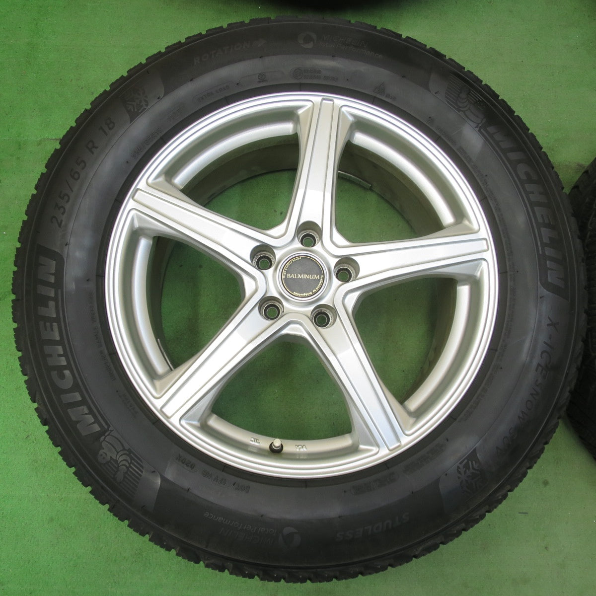 バリ溝!23年!キレイ!ほぼ10分★スタッドレス 235/65R18 ミシュラン X-ICE SNOW SUV BALMINUM バルミナ 18インチ PCD114.3/5H★5051005イス