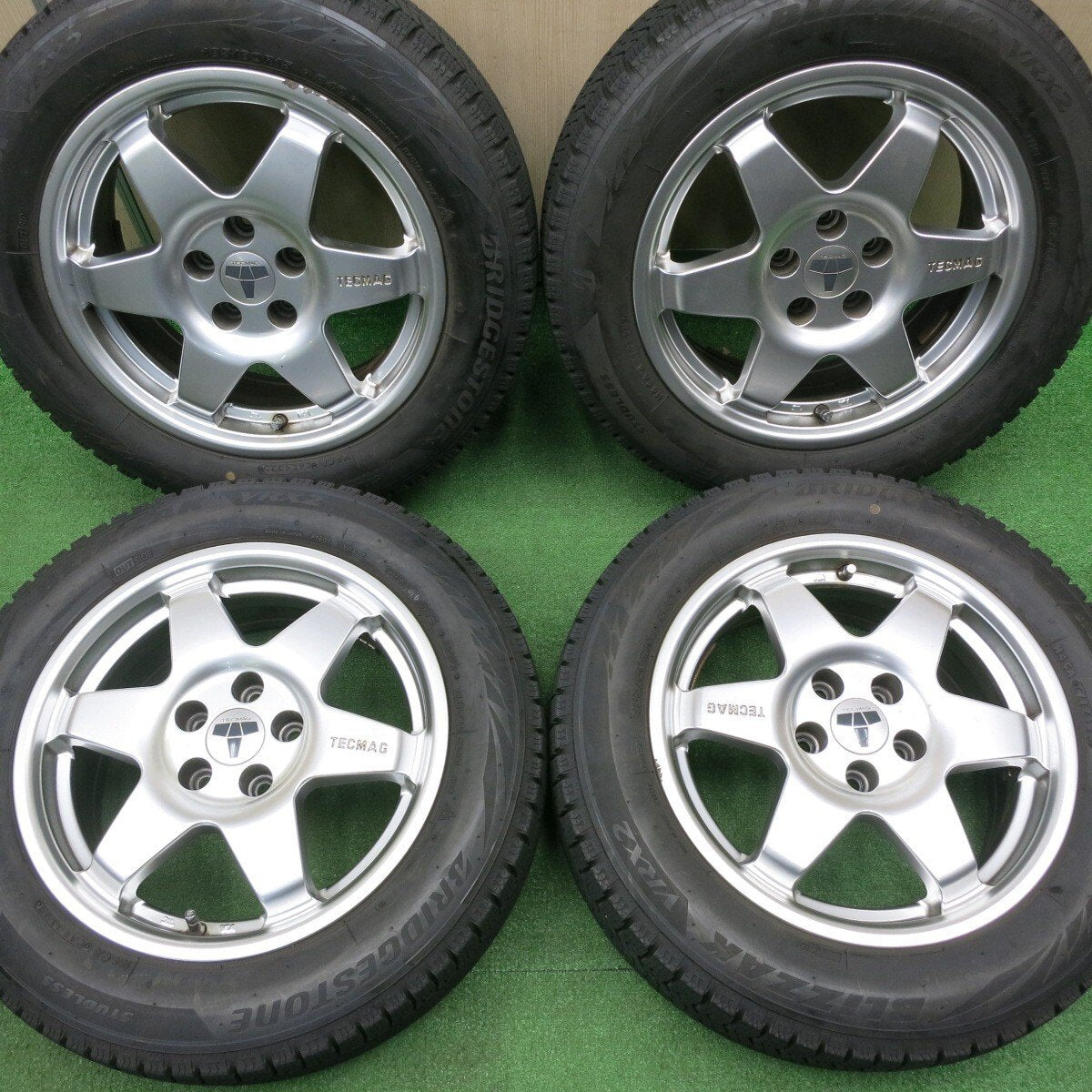 バリ溝 23年 8.5分★アウディ A1 等 185/60R15 スタッドレス ブリヂストン VRX2 TECMAG TARGA テクマグ PCD100/5H★4121803NJス