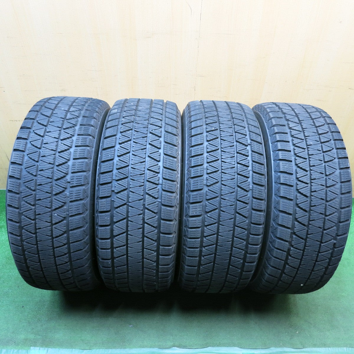 バリ溝!キレイ!9.5分◎レクサス LX 570 純正 285/60R18 スタッドレス ブリヂストン ブリザック DM-V3 18インチ PCD150/5H◎6101011HAス