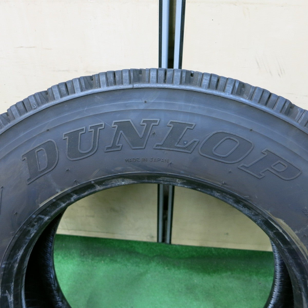 1本 23年★トラック タイヤ 245/70R19.5 136/134J スタッドレス ダンロップ デクテス SP081 DECTES 19.5インチ★5030303ナスタ