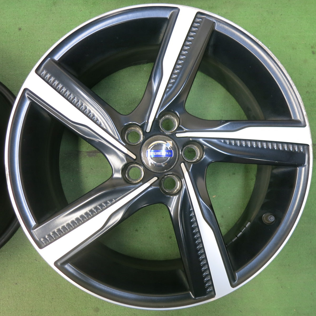 希少!4本価格★ボルボ V40 Rデザイン 純正 ホイール 18インチ 18×7.5J PCD108/5H★5071801SYホ