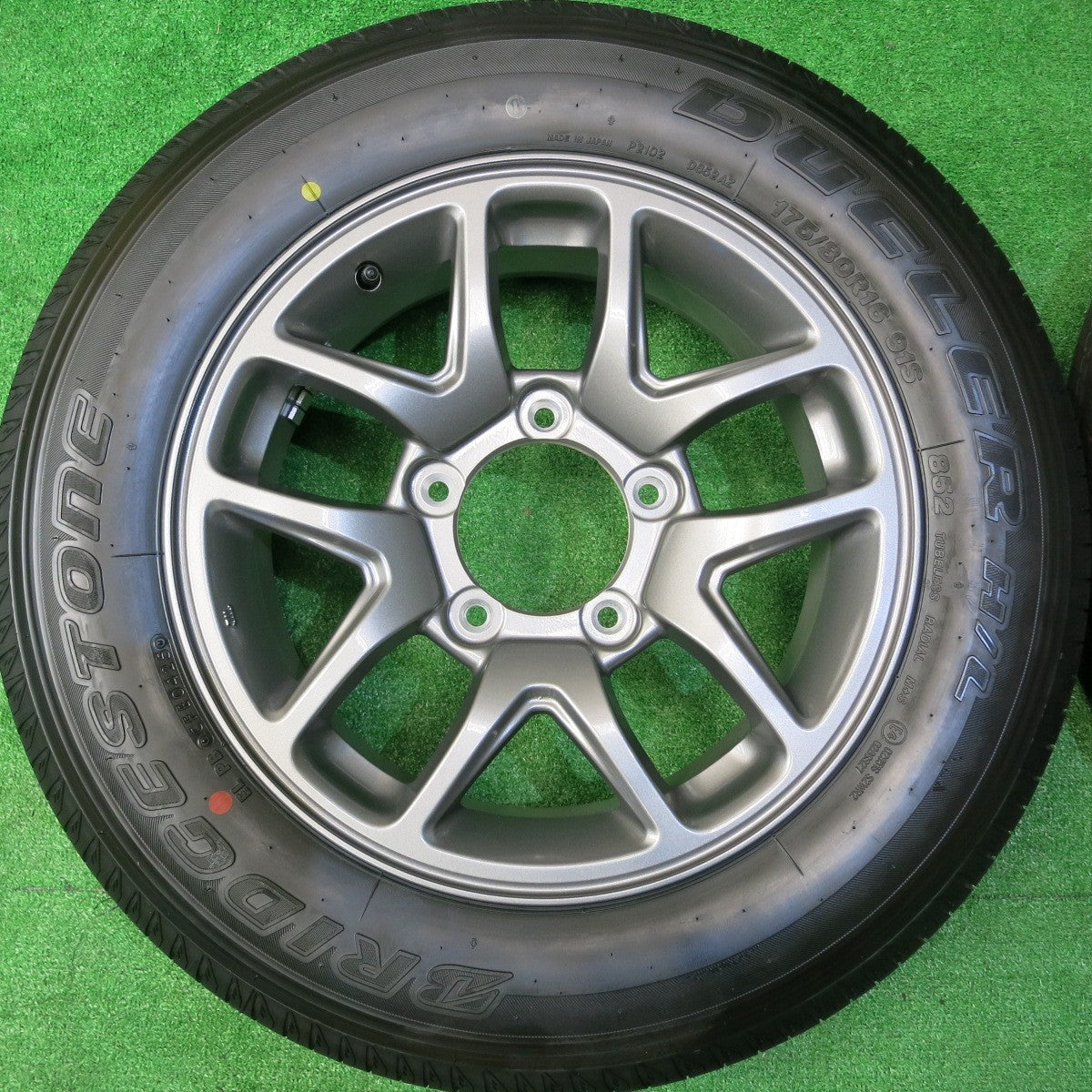 新車外し!25年★スズキ JB64 ジムニー 純正 175/80R16 ブリヂストン デューラー H/L 852 16インチ PCD139.7/5H★5050203HAノ