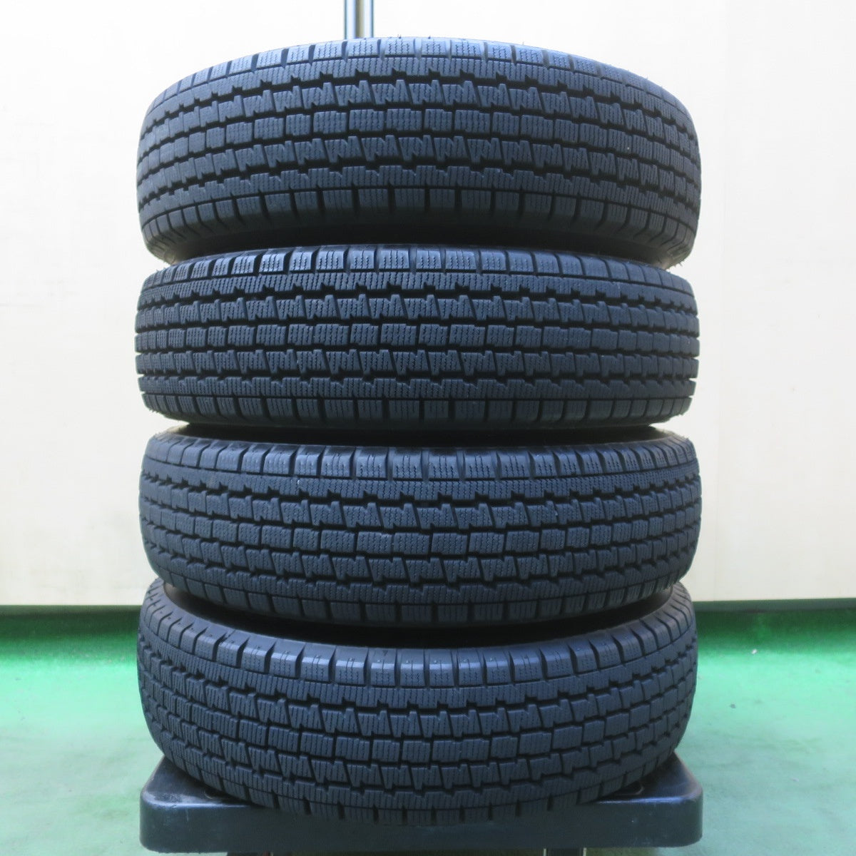 バリ溝!25年!9.5分◎スタッドレス 145/80R12 80/78N ブリヂストン ブリザック W300 JOKER ジョーカー 12インチ PCD100/4H◎6090908イス