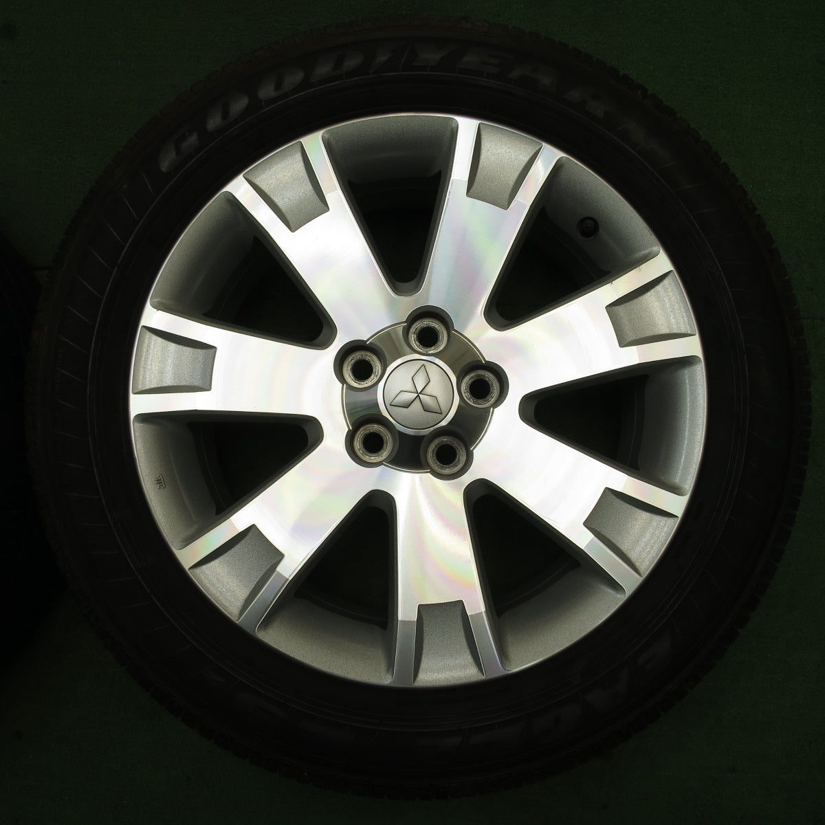 キレイ★三菱 デリカ D:5 純正 225/55R18 グッドイヤー イーグル LS2 18インチ D5 PCD114.3/5H★5052003NJノ