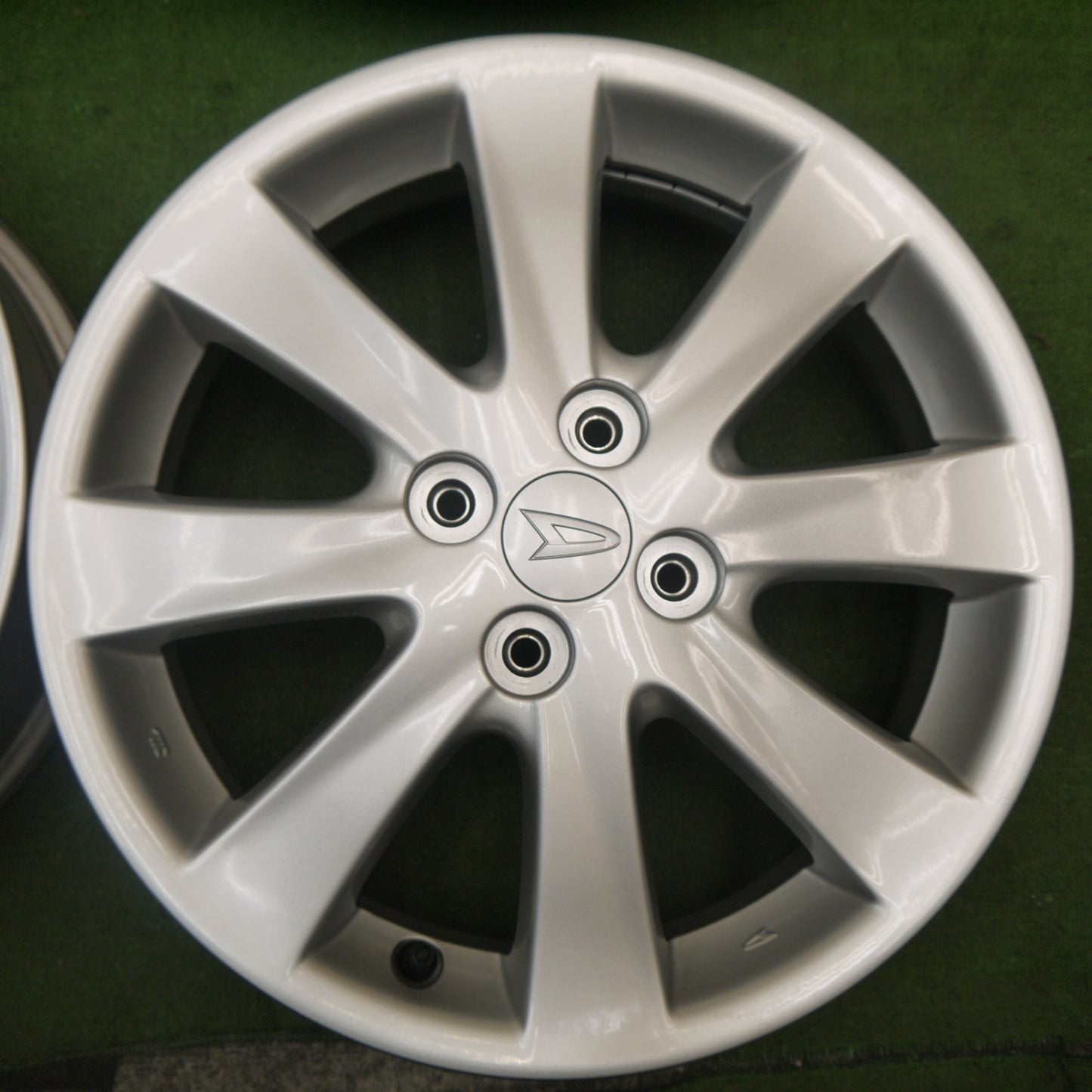 キレイ★ダイハツ ムーヴ 純正 ホイール 16インチ 16×4.5J PCD100/4H★5061401KKホ