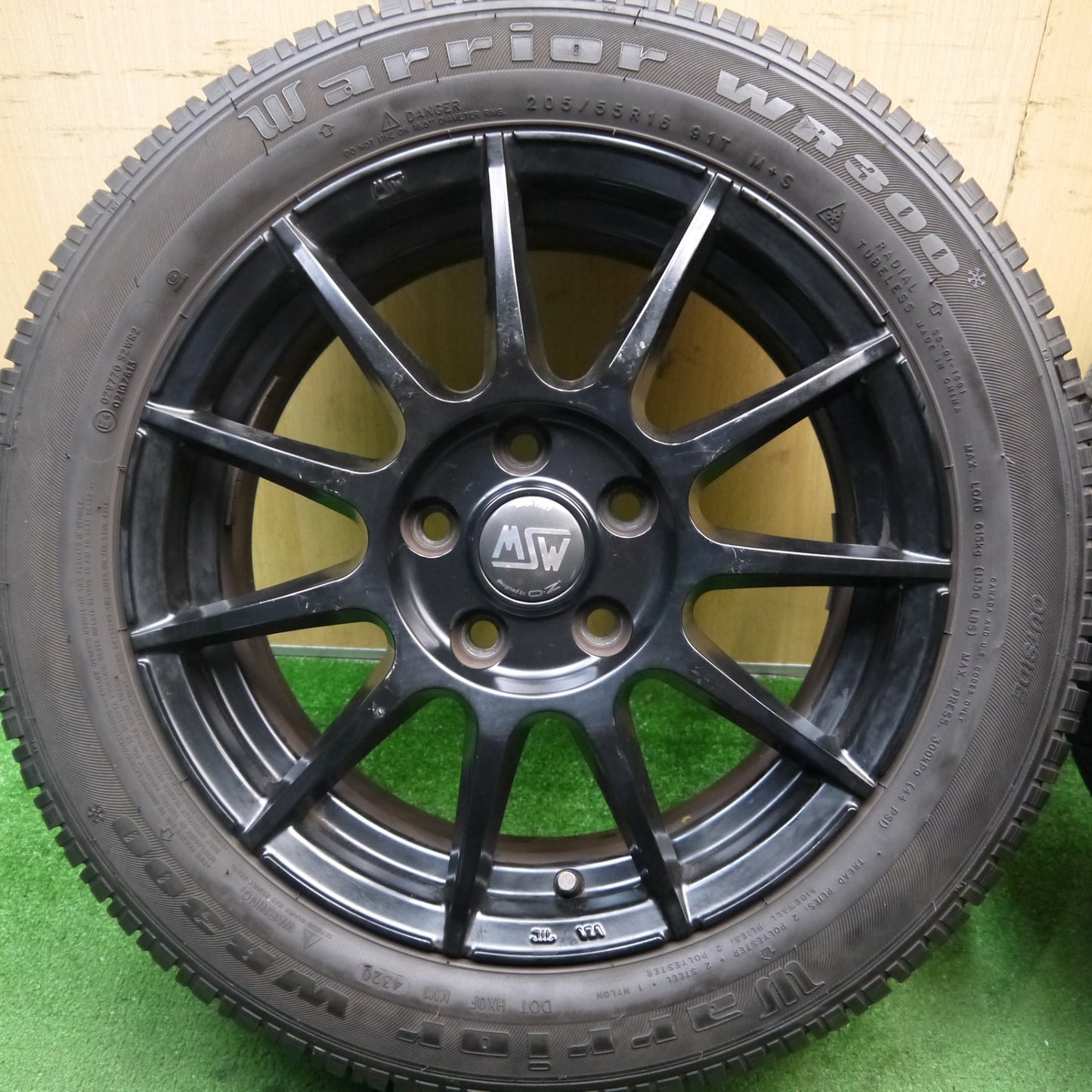 バリ溝!23年!9分★MINI ミニ 等 MSW 85 O・Z 205/55R16 スタッドレス ウォーリアー WR300 ブリヂストン ブリザック VRX2 16インチ OZ PCD112/5H★5070810Hス