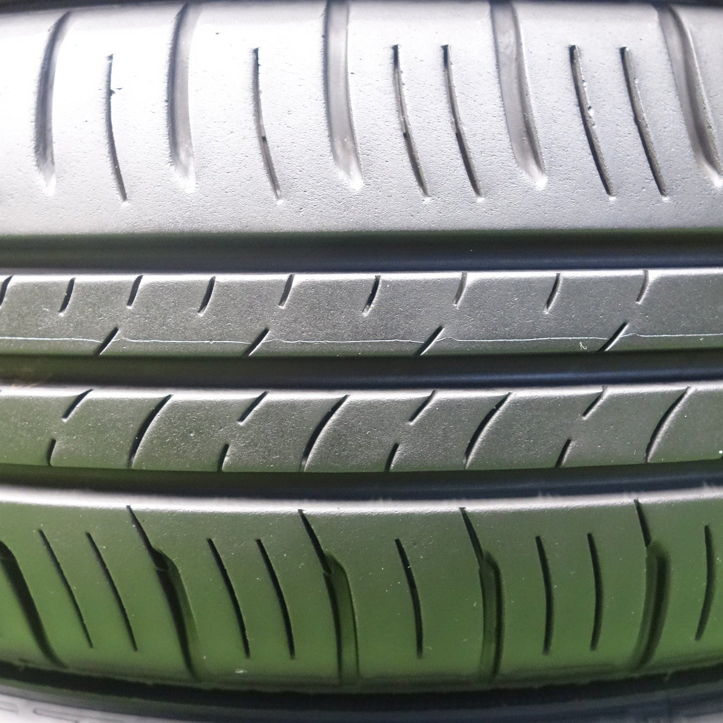 バリ溝!24年!9分★165/60R15 ダンロップ エナセーブ EC300+ タイヤ 15インチ ハスラー フレア クロスオーバー デリカ ミニ D:2 等★6021803KTノタ