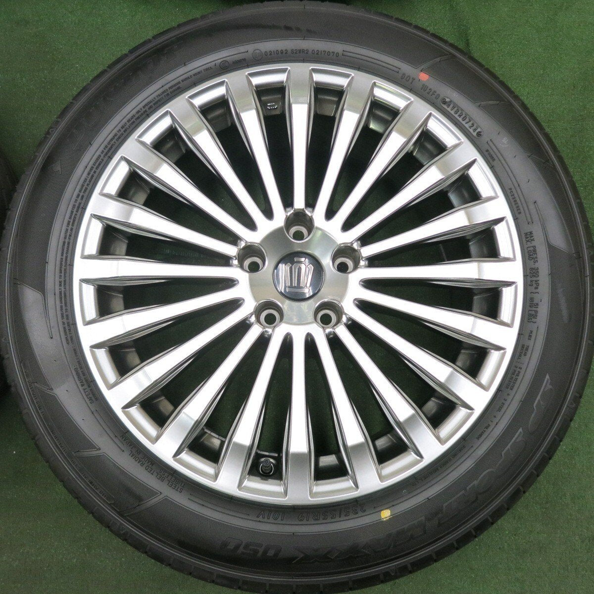 新車外し!24年★トヨタ 30系 クラウン セダン 純正 235/55R19 ダンロップ SPスポーツマックス 050 PCD120/5H★4061603HAノ
