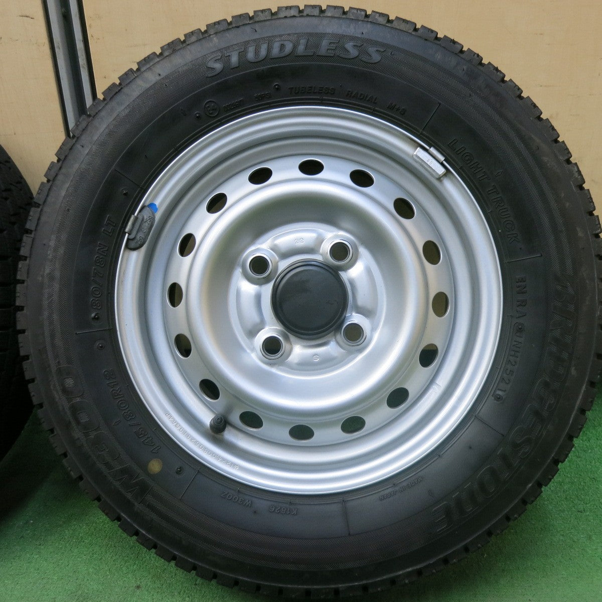 キレイ!21年★スタッドレス 145/80R12 80/78N ブリヂストン W300 スチール ホイール 12インチ PCD100/4H★5091802SKス