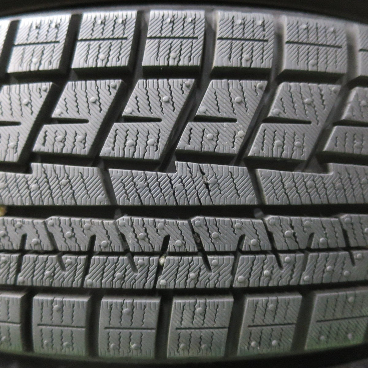 バリ溝!23年!ほぼ10分★スタッドレス 165/65R15 ヨコハマ アイスガード iG60 タイヤ 15インチ タフト ハスラー ソリオ デリカ D:2 等★5012205イスタ