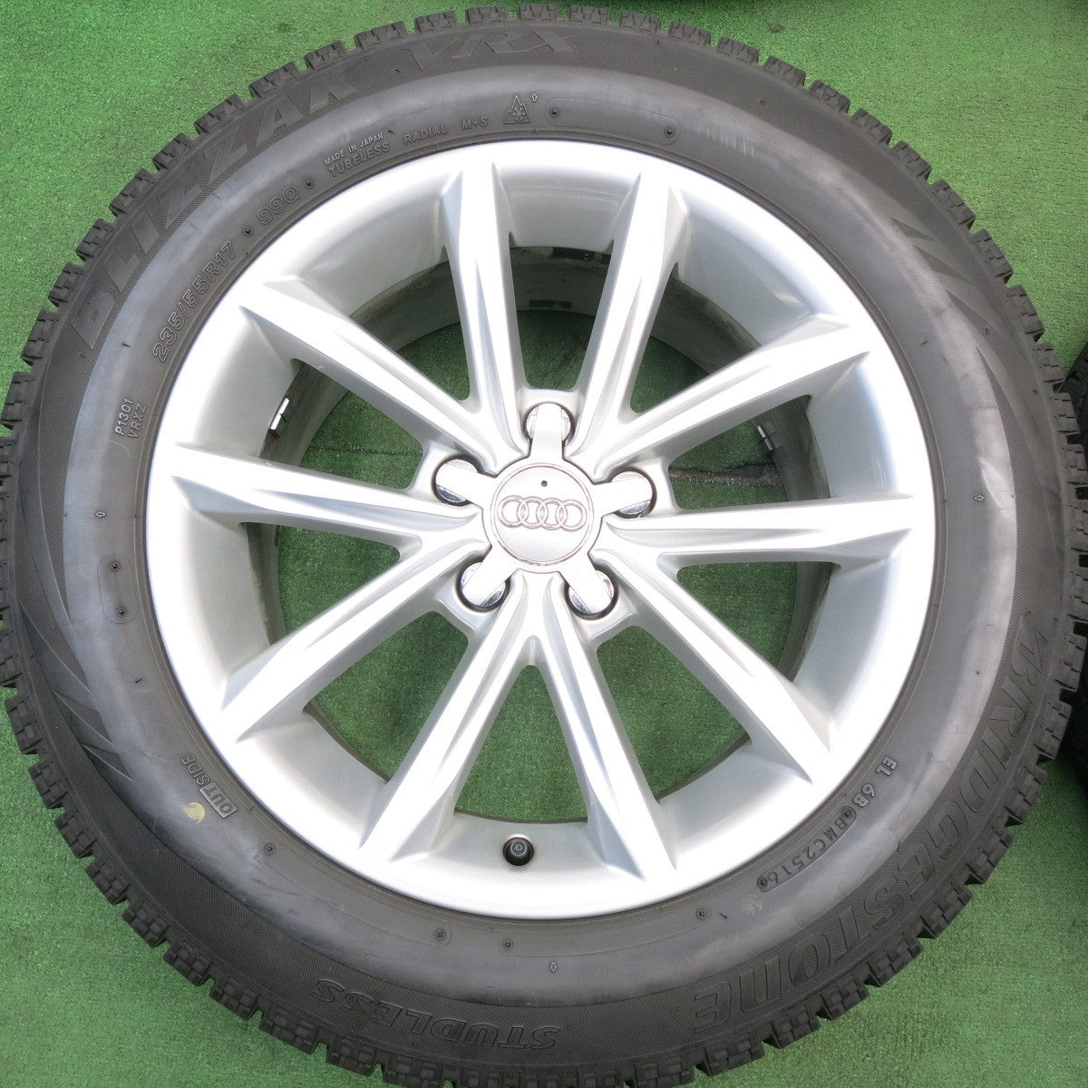 バリ溝!キレイ!9.5分★アウディ TT 8J 純正 235/55R17 スタッドレス ブリヂストン ブリザック VRX 17インチ PCD112/5H★5050501HAス