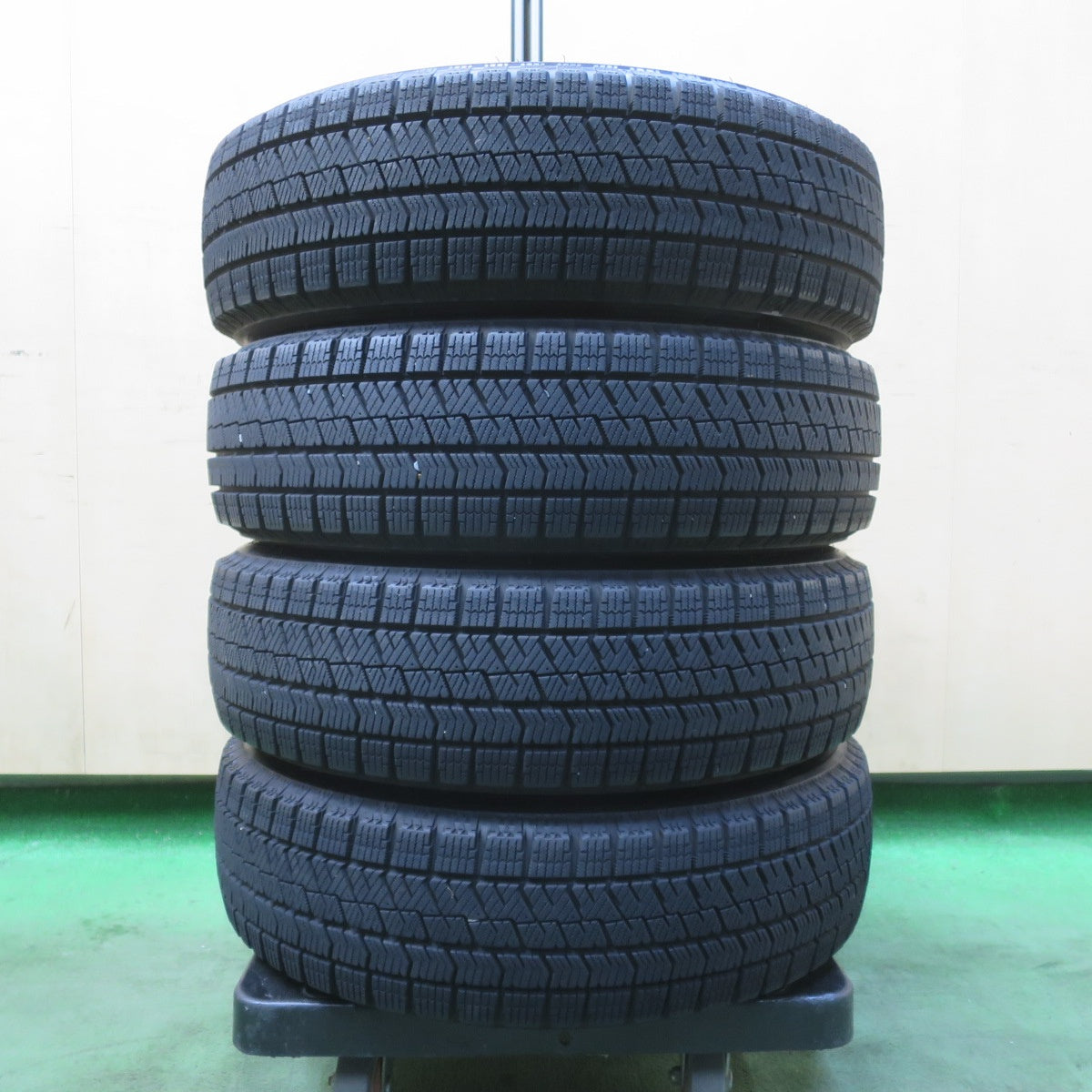 バリ溝!キレイ!8.5分★スタッドレス 155/65R14 ブリヂストン ブリザック VRX2 VENES TREAD トレッド ヴェネス 14インチ PCD100/4H★6011307イス