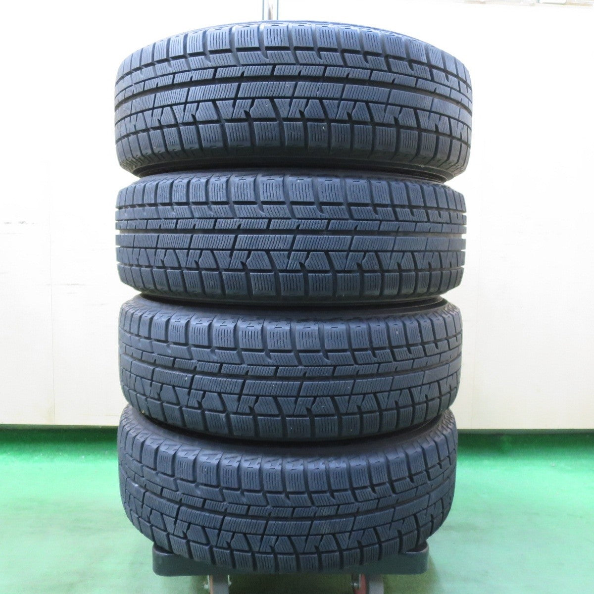 バリ溝!キレイ!9.5分★スタッドレス 195/65R15 ヨコハマ アイスガード iG50 FINAL MIND ファイナル マインド 15インチ PCD114.3/5H★5032403イス