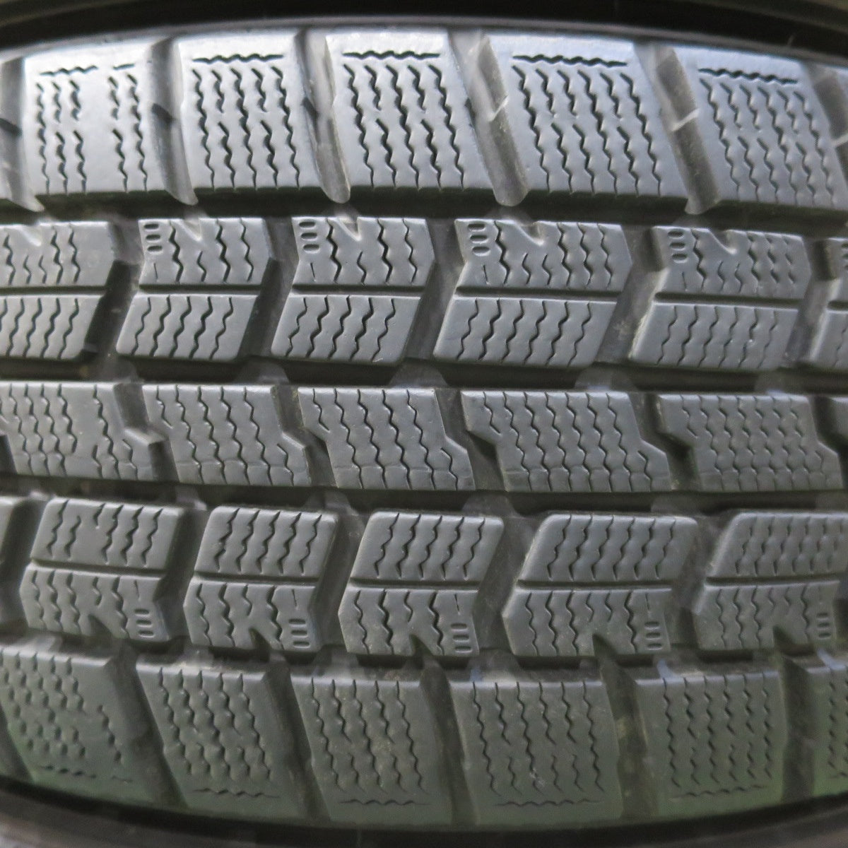 バリ溝!キレイ!9.5分★LOXARNY SPORT 195/55R16 スタッドレス グッドイヤー アイスナビ7 ロクサーニ スポーツ 16インチ PCD100/4H★5092602イス
