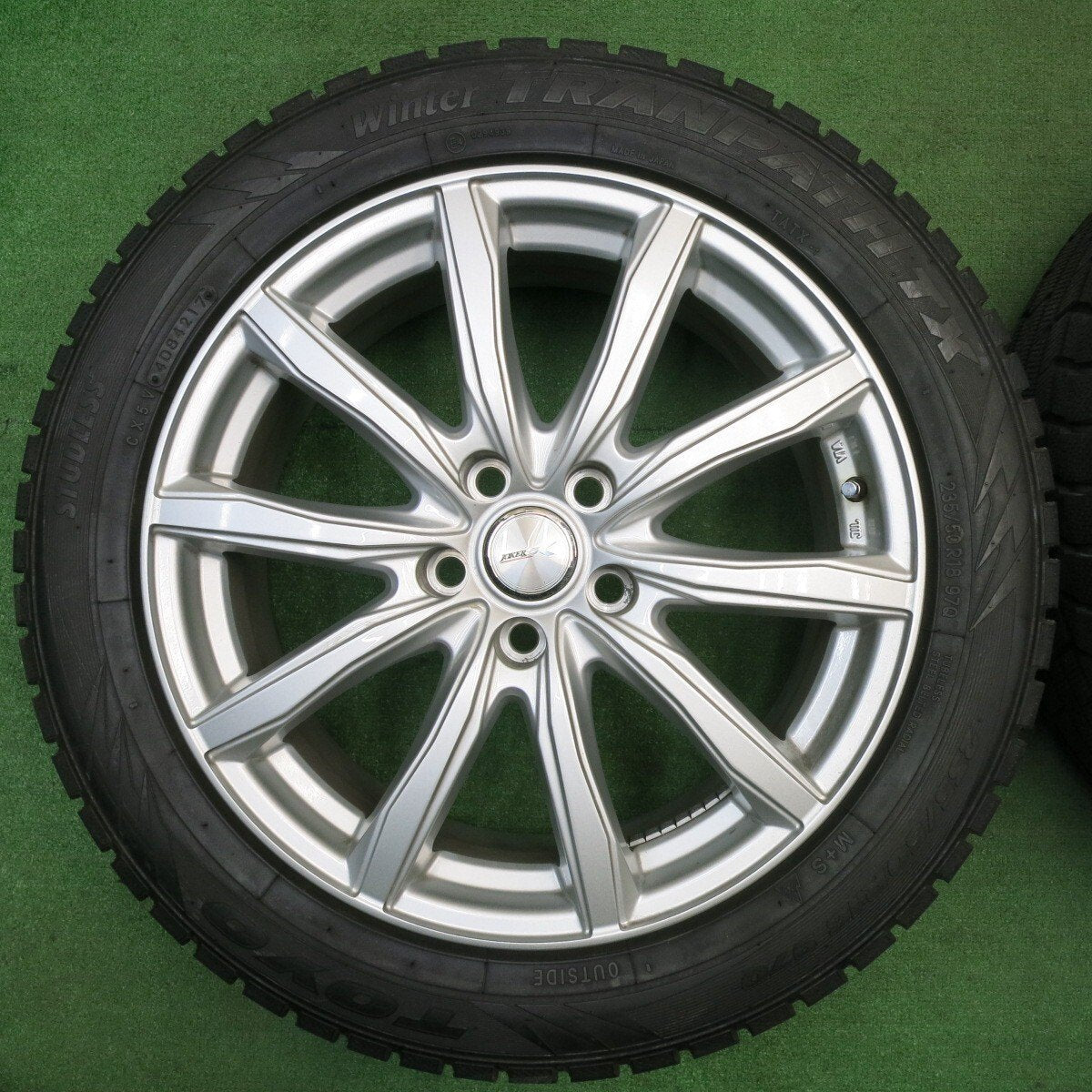 バリ溝!キレイ!9.5分★スタッドレス 235/50R18 トーヨー ウインター トランパス TX JOKER ジョーカー 18インチ PCD114.3/5H★5032103NJス