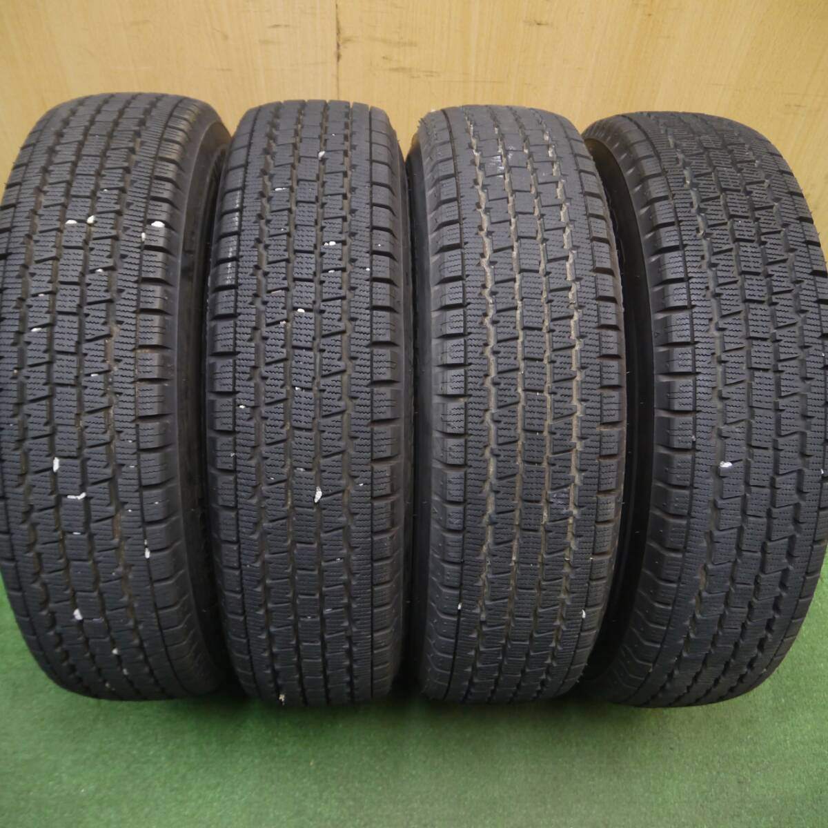 バリ溝!23年!9分★スタッドレス 145/80R12 80/78N ブリヂストン W300 スチール ホイール 12インチ PCD100 114.3/4H マルチ★5022607Hス