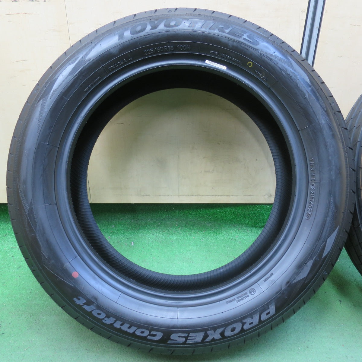 新車外し!24年★225/60R18 トーヨー プロクセス Comfort タイヤ 18インチ 40系 アルファード ヴェルファイア ハリアー RAV4 等★5051701イノタ