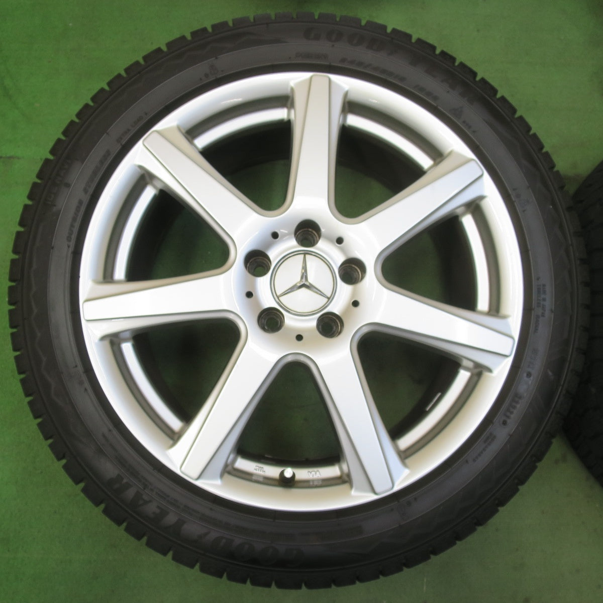 バリ溝!21年!9.5分★ベンツ 等 245/45R18 スタッドレス グッドイヤー アイスナビ8 社外 アルミ 18インチ PCD112/5H★5090613イス