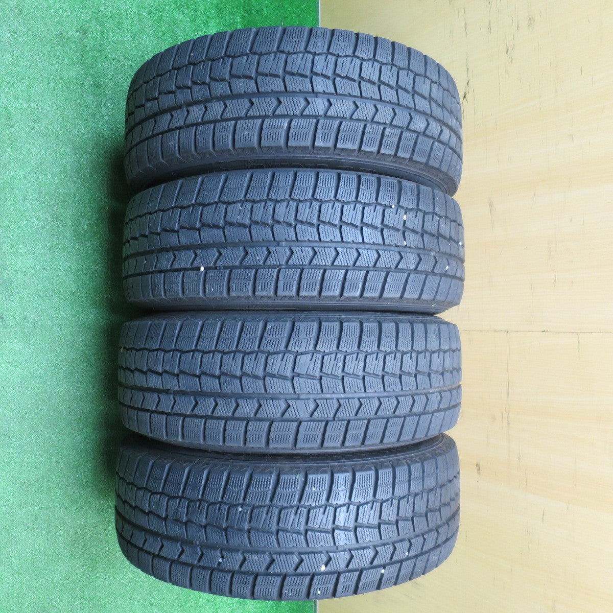 バリ溝!21年!9.5分★スタッドレス 215/60R16 ダンロップ ウインターマックス WM02 Fang ファング 16インチ PCD114.3/5H★5102807NJス