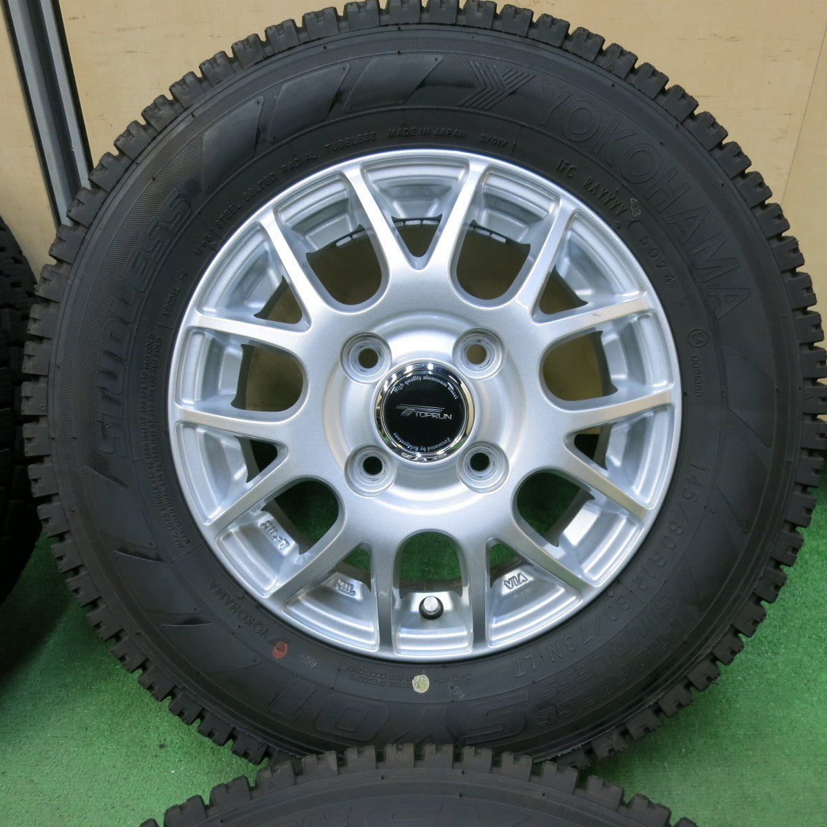 バリ溝!24年!キレイ!9.5分★スタッドレス 145/80R12 80/78N ヨコハマ SY01 TOPRUN トップラン 12インチ PCD100/4H★5072317SYス