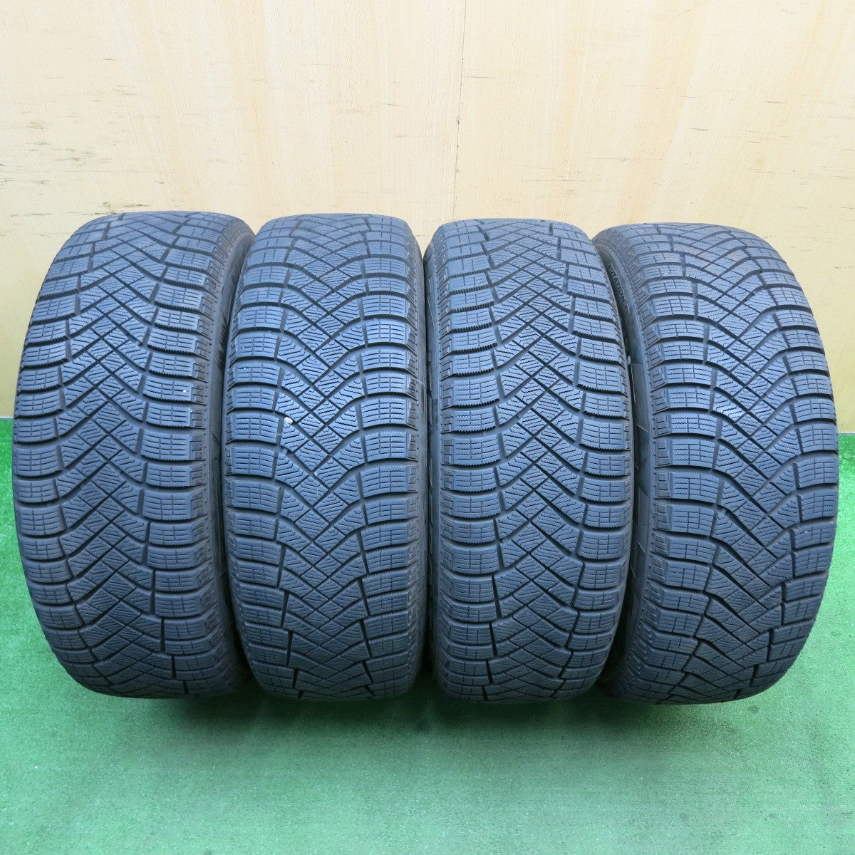 バリ溝!9.5分★BMW MINI 等 EUROBAHN SPORTECHNIC 225/55R17 スタッドレス ピレリ アイスゼロ R ユーロバーン スポーツテクニック PCD112/5H★5052003TNス