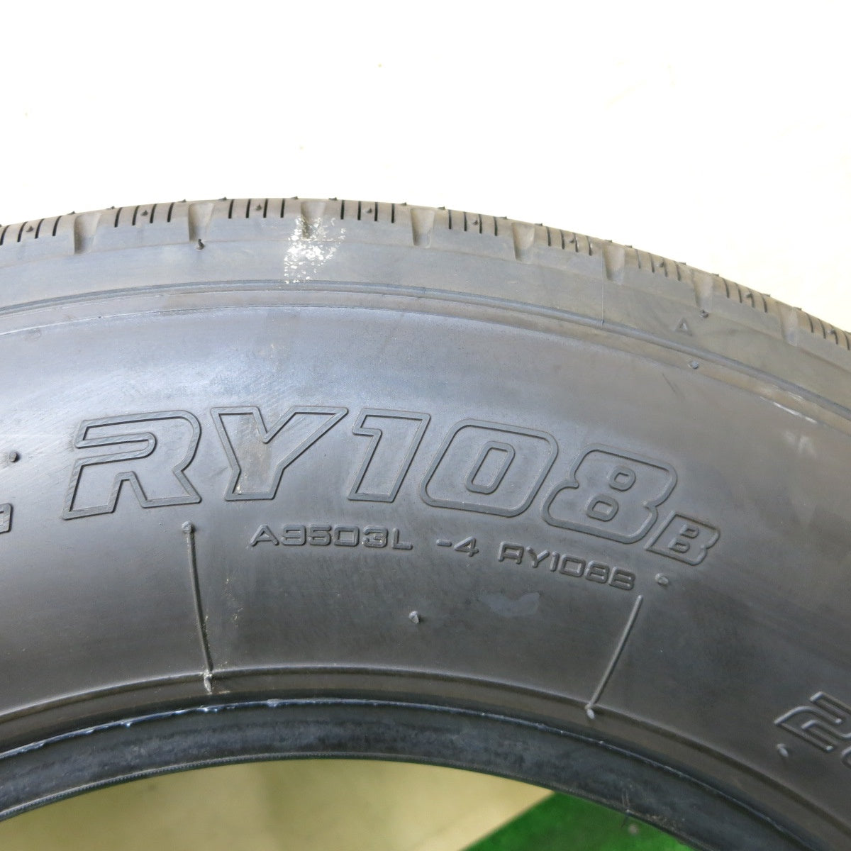 新車外し!24年!1本★トラック タイヤ 205/75R16 113/111N ヨコハマ SUPER STEEL RY108B 16インチ★5090301ナノタ
