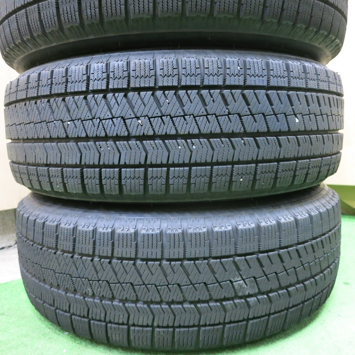 バリ溝 23年 8.5分★アウディ A1 等 185/60R15 スタッドレス ブリヂストン VRX2 TECMAG TARGA テクマグ PCD100/5H★4121803NJス