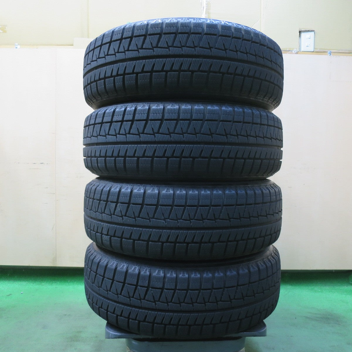 バリ溝!23年!キレイ!9.5分★スタッドレス 205/60R16 ブリヂストン アイスパートナー2 TOPRUN トップラン 16インチ PCD114.3/5H★5102403イス