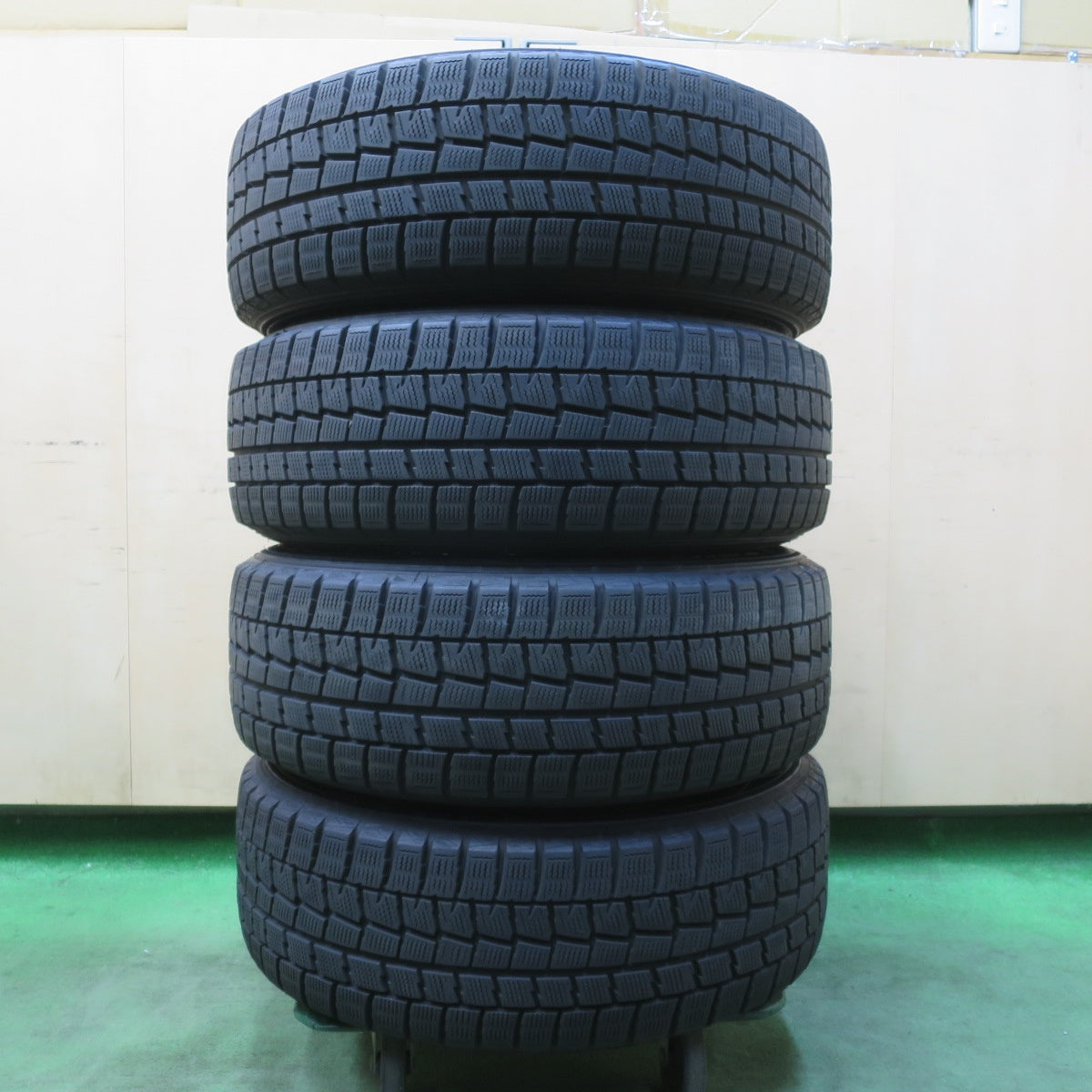バリ溝!8.5分★レクサス CT 等 195/65R15 スタッドレス ダンロップ ウインターマックス WM01 AZ SPORTS AZスポーツ 15インチ PCD100/5H★6010606イス