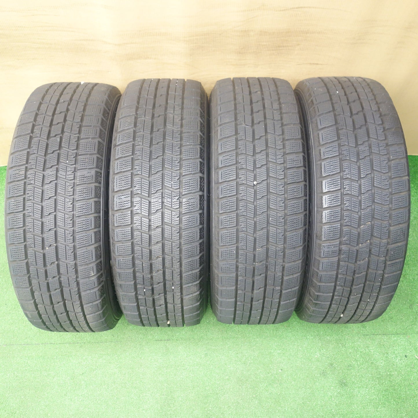 バリ溝!22年!キレイ!9.5分★プリウス 等 205/55R16 スタッドレス グッドイヤー アイスナビ7 ravrion RS01 ラブリオン 16インチ PCD100/5H★6030103KTス