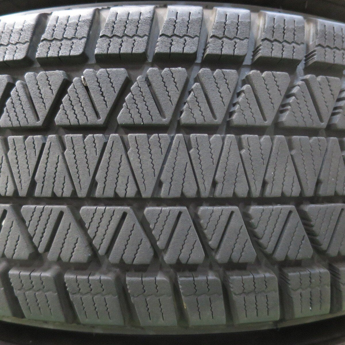 バリ溝!21年!キレイ!9分★スタッドレス 225/65R17 ブリヂストン ブリザック DM-V3 SEIN ザイン 17インチ PCD114.3/5H★5022408イス