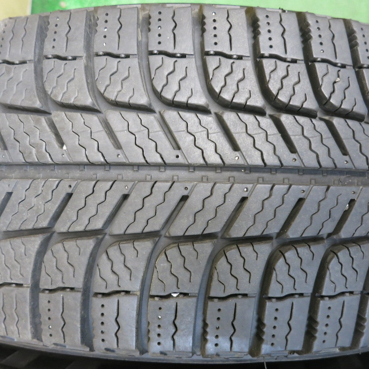 バリ溝!9分◎KEELER 195/80R15 107/105R スタッドレス ミシュラン AGILIS X-ICE キーラー 15インチ PCD139.7/6H◎6101101HAス