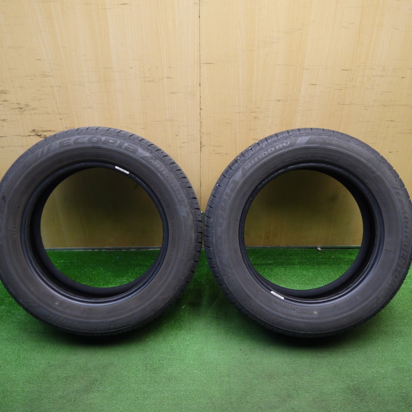 バリ溝!21年!9分!2本★205/60R16 ブリヂストン エコピア NH100RV タイヤ 16インチ ノア ヴォクシー プリウスα 等★5042201Hノタ