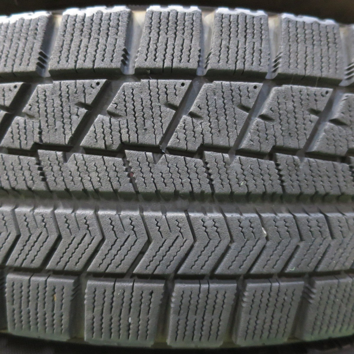 キレイ★スタッドレス 175/70R14 ブリヂストン ブリザック VRX Fang ファング 14インチ PCD100/4H★5032612イス