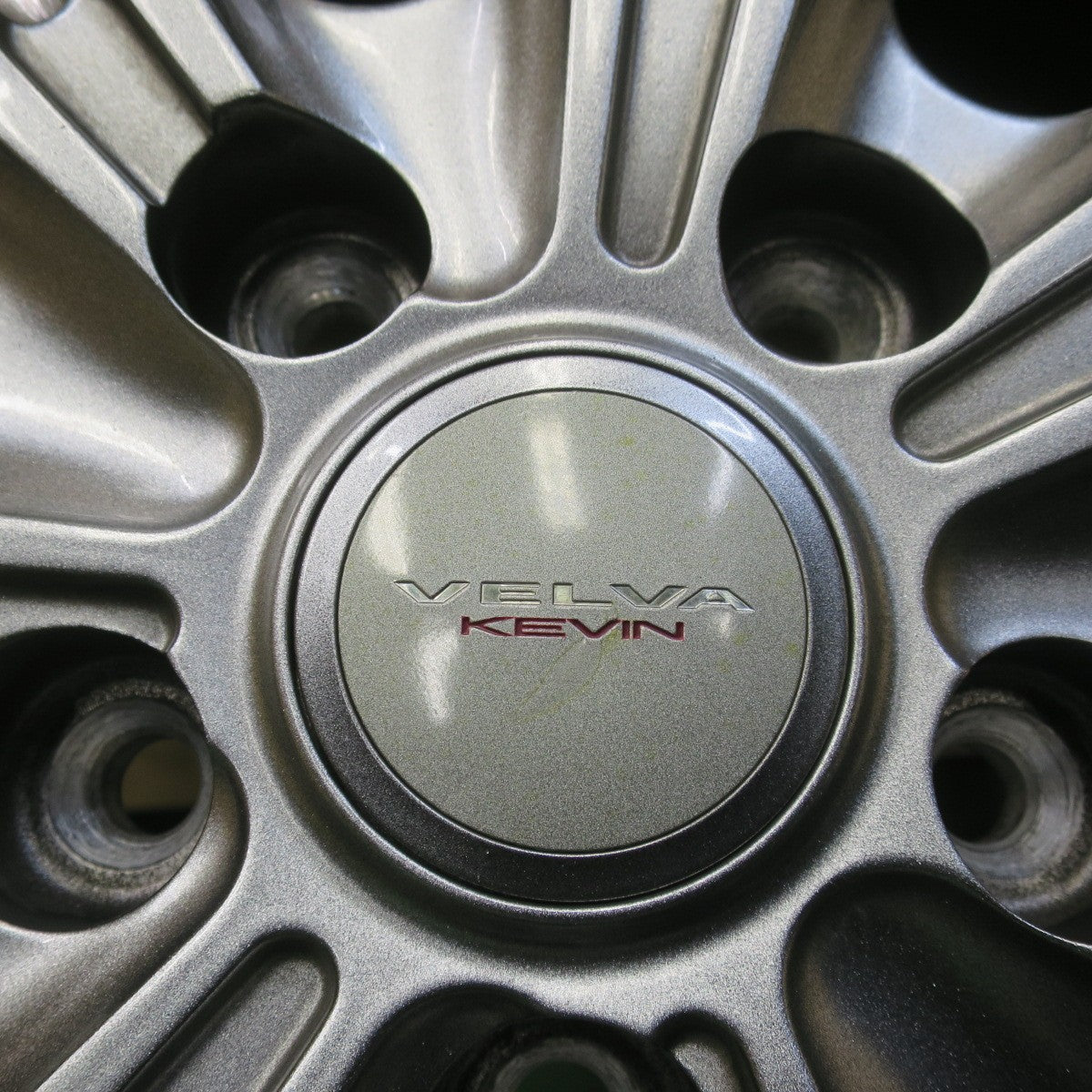 バリ溝!23年!8.5分◎スタッドレス 185/65R15 ブリヂストン ブリザック VRX2 VELVA KEVIN ヴェルヴァ ケヴィン 15インチ PCD114.3/5H◎6101308イス