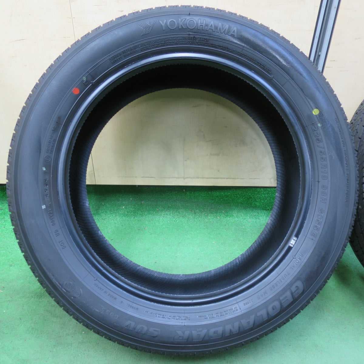 新車外し!24年★225/55R18 ヨコハマ ジオランダー SUV G055 G055E タイヤ 18インチ デリカ D5 XV フォレスター アウトバック 等★5031201イノタ