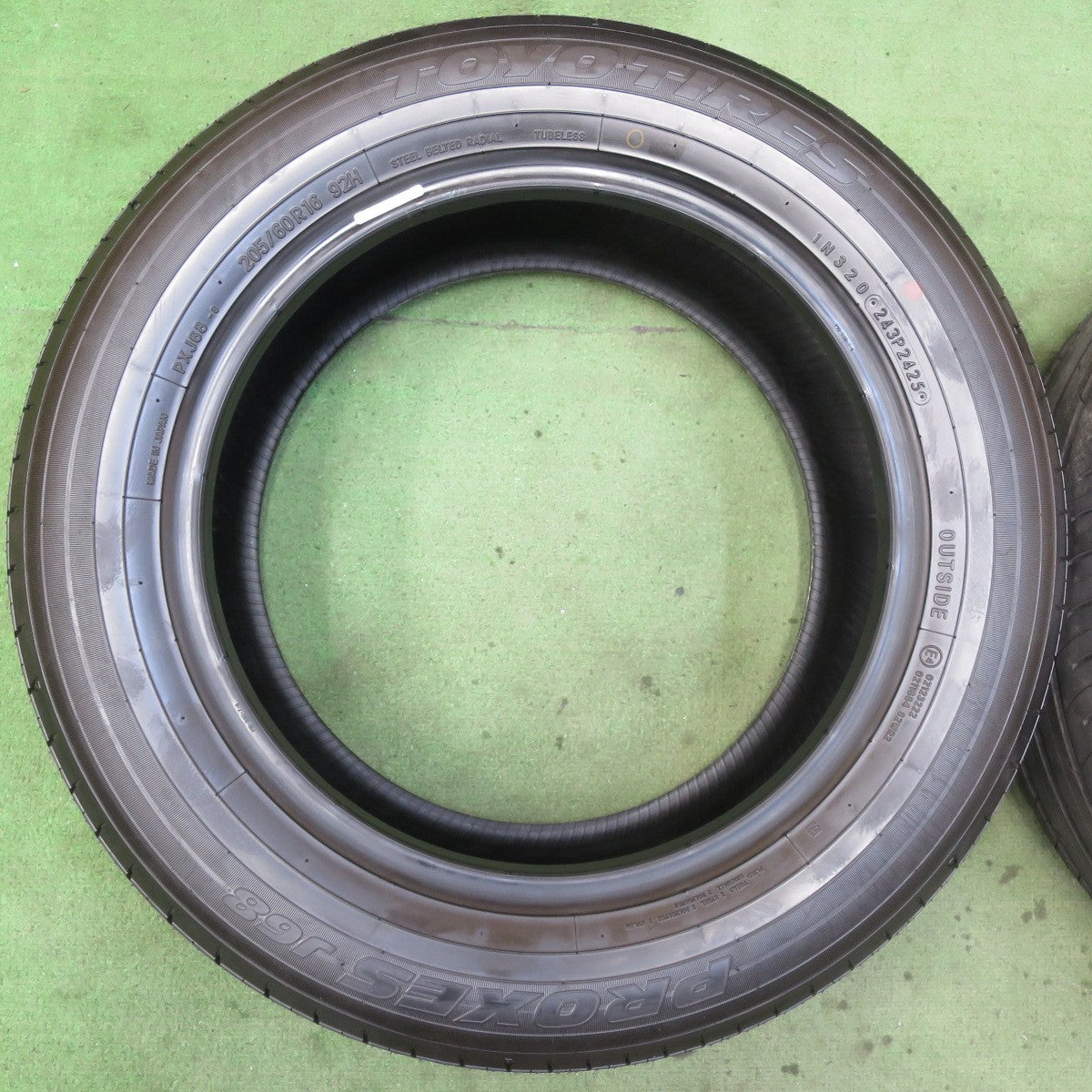 新車外し!25年★205/60R16 トーヨー プロクセス J68 タイヤ 16インチ ノア ヴォクシー エスクァイア 等★5090404イノタ