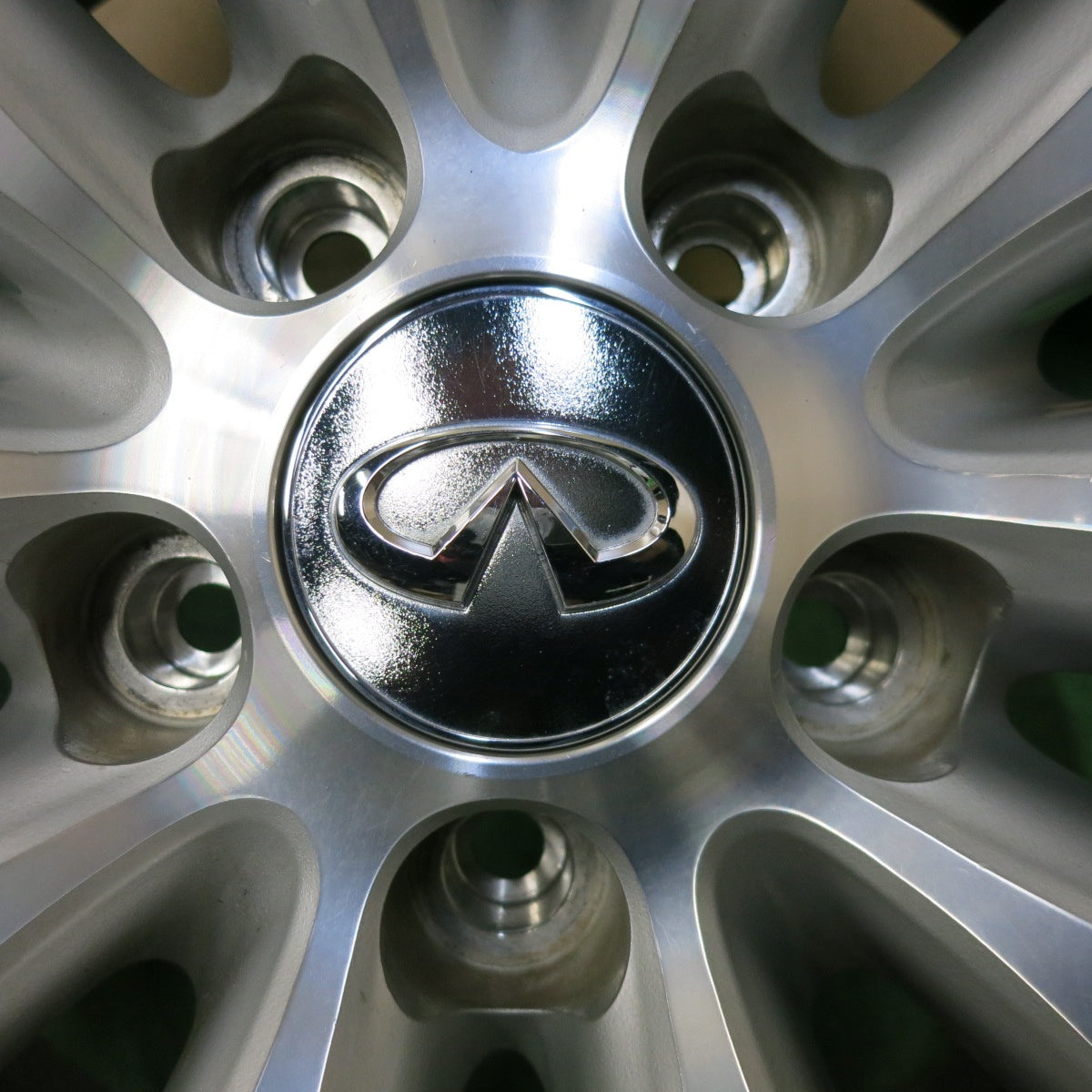空気圧センサー付き!4本価格★日産 Y51 シーマ 純正 ホイール 18インチ 18×8J PCD114.3/5H★5051605SYホ