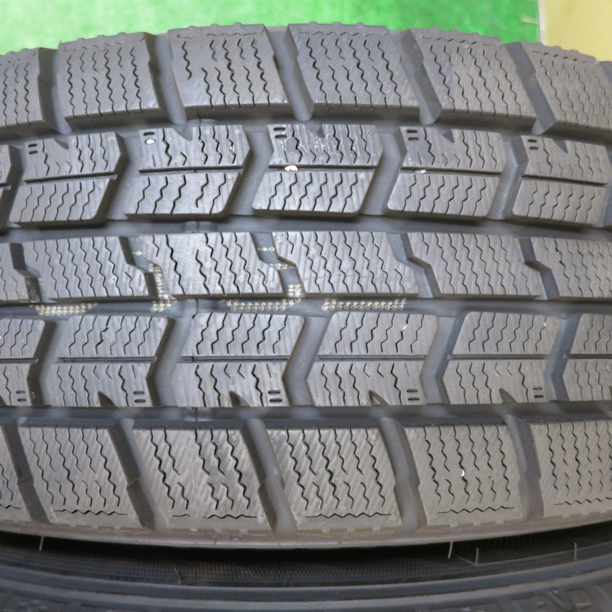 バリ溝!24年!キレイ!9.5分以上★スタッドレス 175/65R15 グッドイヤー アイスナビ7 ravrion LUMIERE ラブリオン 15インチ PCD100/4H★5051707NJス