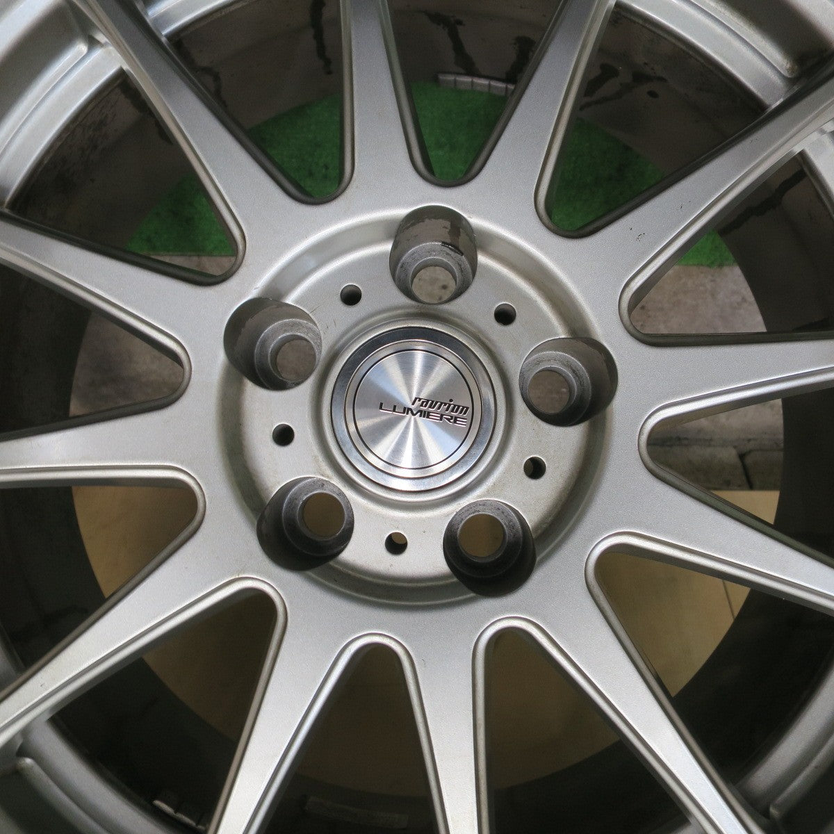 バリ溝!キレイ!9.5分★スタッドレス 225/60R17 グッドイヤー アイスナビ7 ravrion LUMIERE ラブリオン 17インチ PCD114.3/5H★5091705TTス