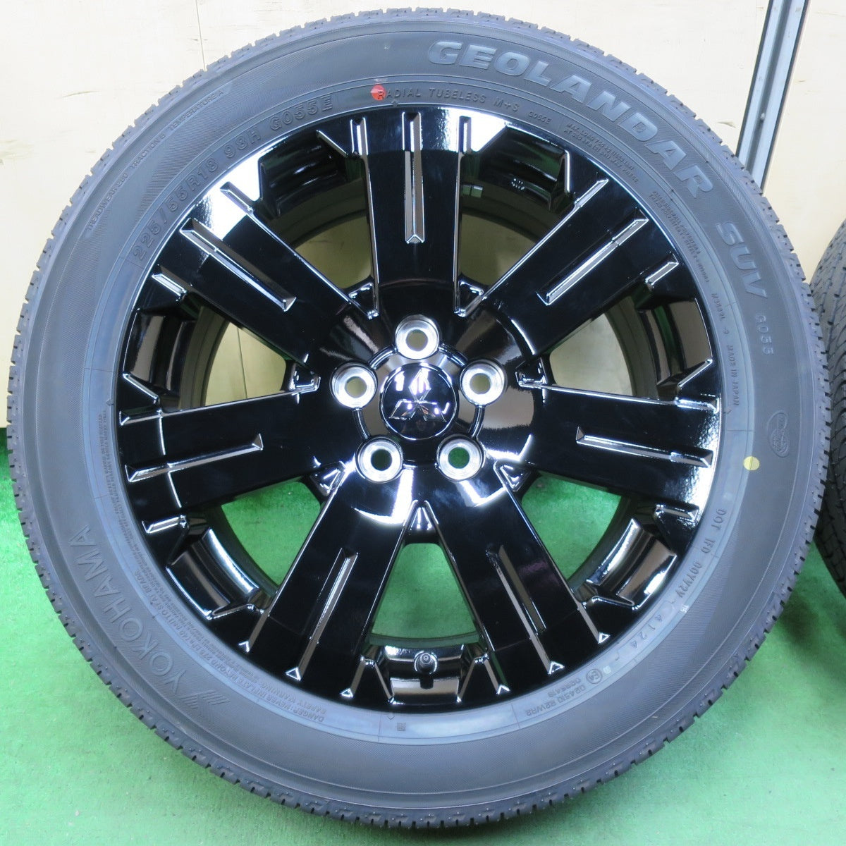 新車外し!24年★三菱 デリカ D:5 シャモニー 純正 225/55R18 ヨコハマ ジオランダー SUV G055 G055E 18インチ PCD114.3/5H★4120308イノ