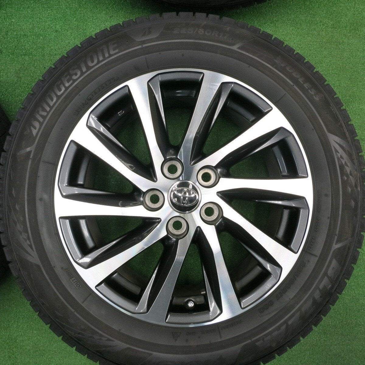 バリ溝!22年!キレイ!9.5分★トヨタ 30系 アルファード ヴェルファイア 純正 225/60R17 スタッドレス ブリヂストン ブリザック VRX3 17インチ PCD114.3/5H★4112605TNス
