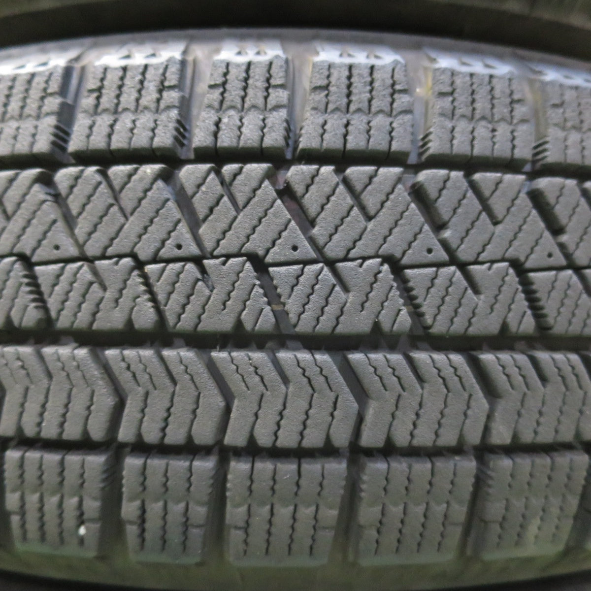 バリ溝!22年!キレイ!9分★スタッドレス 165/60R15 ブリヂストン ブリザック VRX2 VERTEC MANARAY SPORT ヴァーテック ハスラー ソリオ 等 PCD100/4H★5071202イス