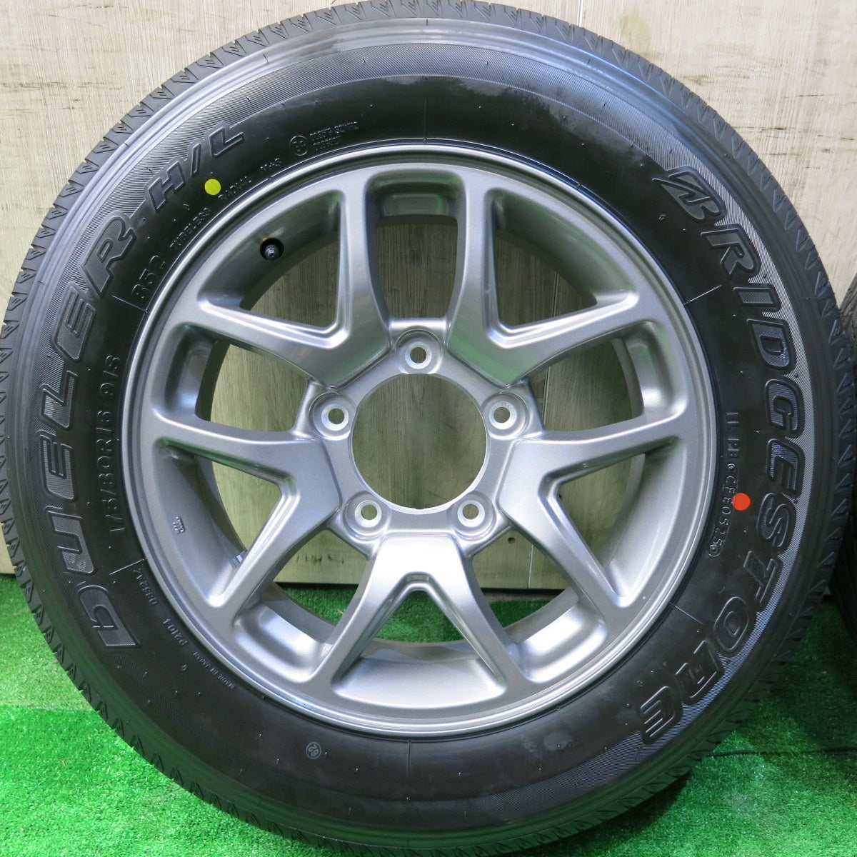 新車外し!25年★スズキ JB64 ジムニー 純正 175/80R16 ブリヂストン デューラー H/L 852 16インチ PCD139.7/5H★5050203HAノ