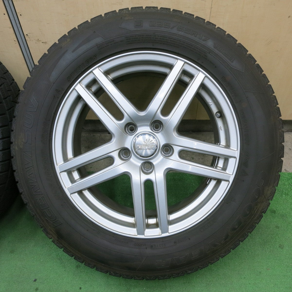 バリ溝!9分★スタッドレス 225/65R17 グッドイヤー アイスナビ SUV ravrion ラブリオン 17インチ PCD114.3/5H★5050502ナス