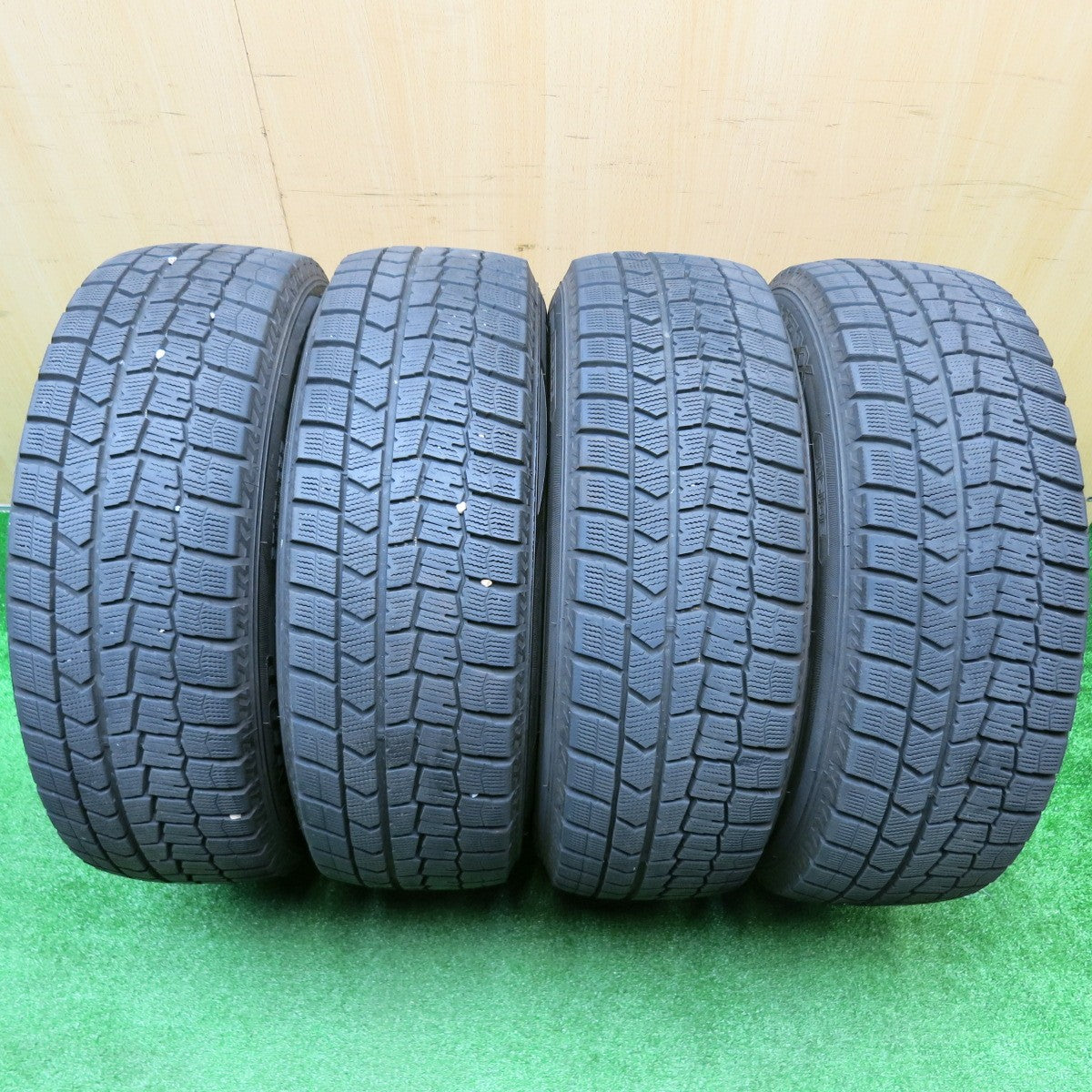 バリ溝!23年!9.5分★プジョー 等 MAK ANTIBES 225/60R17 スタッドレス ダンロップ ウインターマックス WM02 アンチバス 17インチ PCD108/5H★5102314HAス