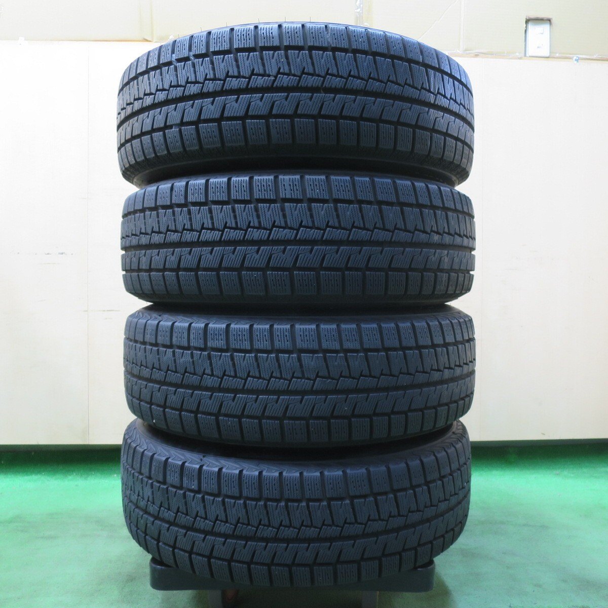 バリ溝!22年!9分★トヨタ アイシス 純正 195/65R15 スタッドレス クムホ ウィンター クラフト アイス Wi61 15インチ PCD114.3/5H★5031413イス
